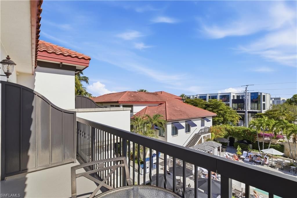 221 9th St S, Unit 405, Naples, FL 34102 Photo