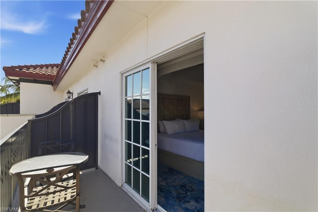 221 9th St S, Unit 405, Naples, FL 34102 Photo