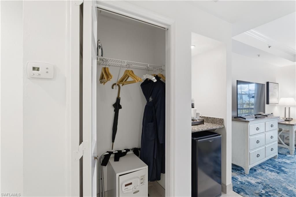 221 9th St S, Unit 405, Naples, FL 34102 Photo