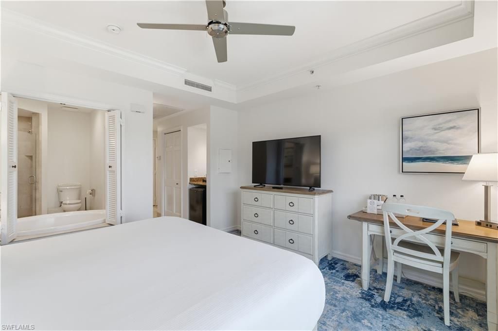 221 9th St S, Unit 405, Naples, FL 34102 Photo