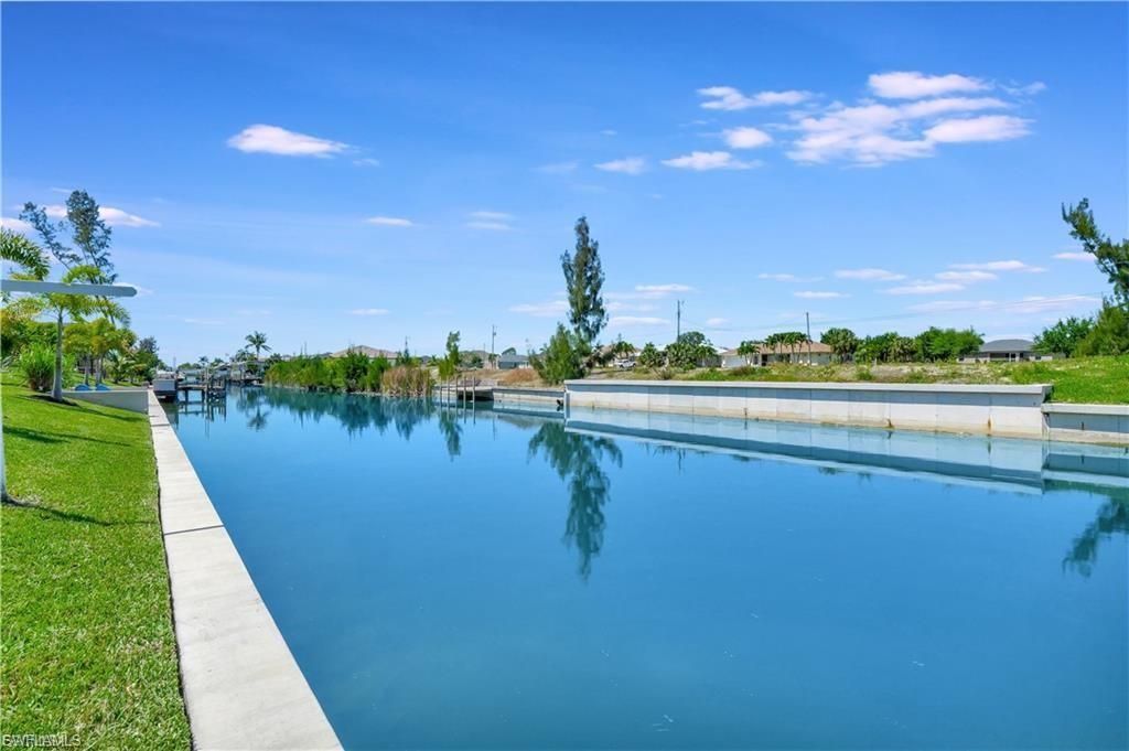 1733 SW 29th Ter, Cape Coral, FL 33914 Photo