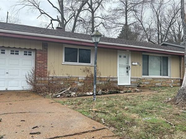 828 Marias Drive, St Louis, MO 63137