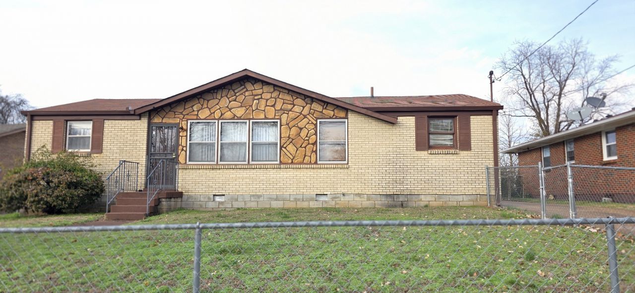 718 Vanderhorst Dr, Nashville, TN 37207 Main Photo