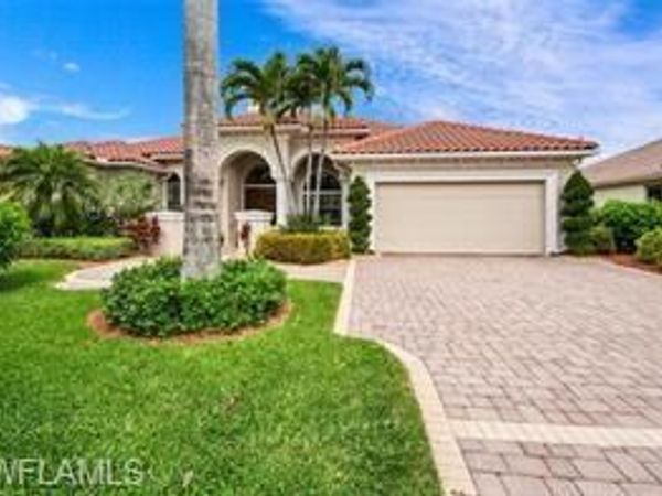 1015 Tivoli DR, NAPLES, FL 34104
