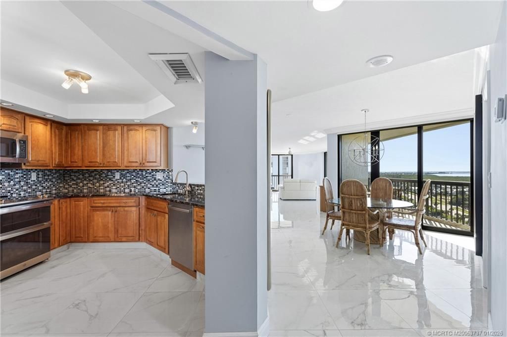 9550 S Ocean Drive, Unit 1210, Jensen Beach, FL 34957 Photo