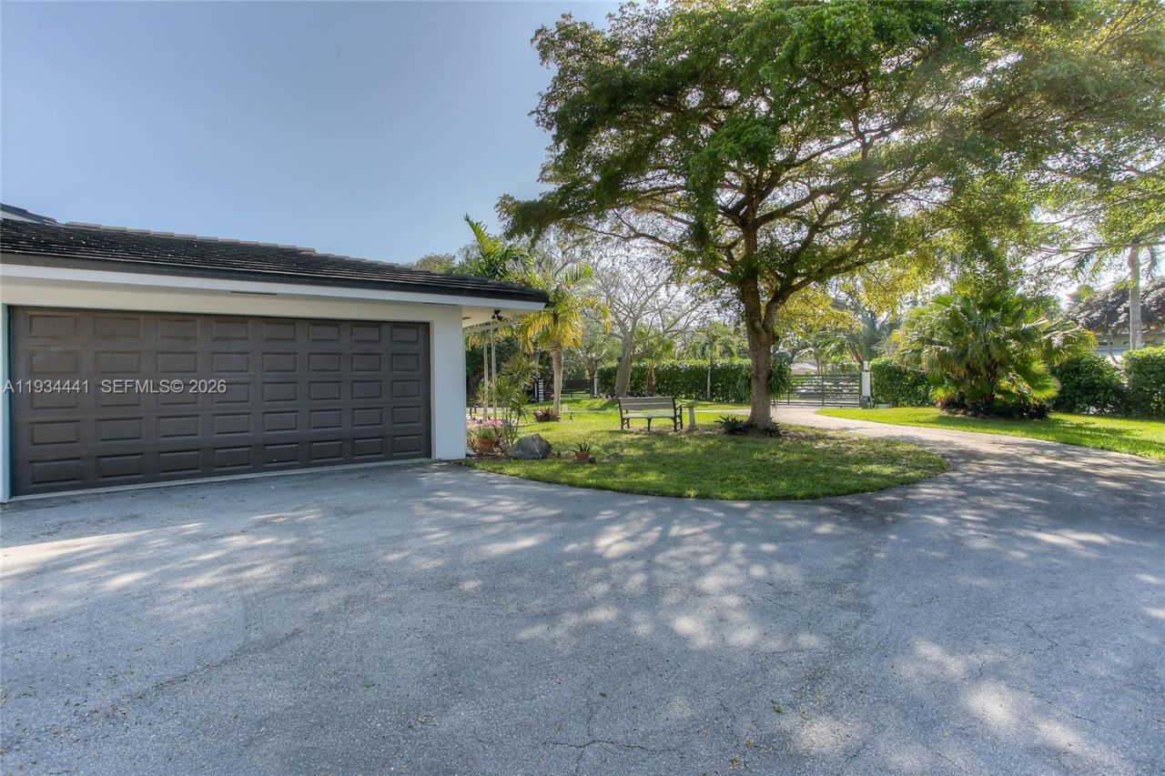 6875 N Cartee Rd , Palmetto Bay, FL 33158 Photo