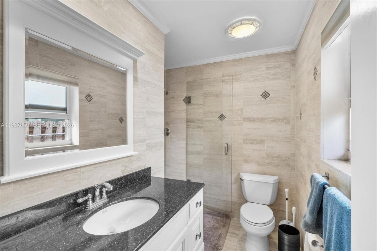 5670 NE 21st Dr, Fort Lauderdale, FL 33308 Photo