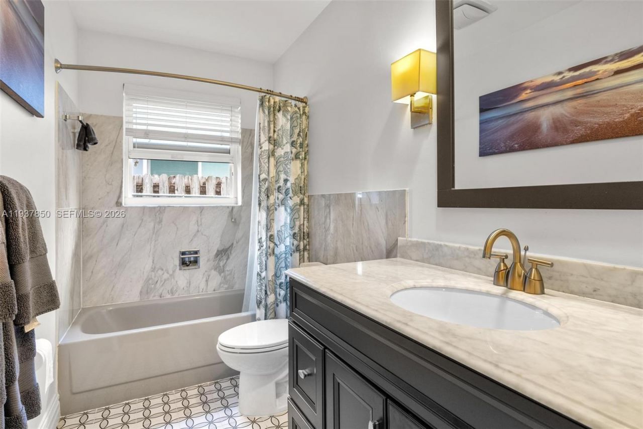 5670 NE 21st Dr, Fort Lauderdale, FL 33308 Photo