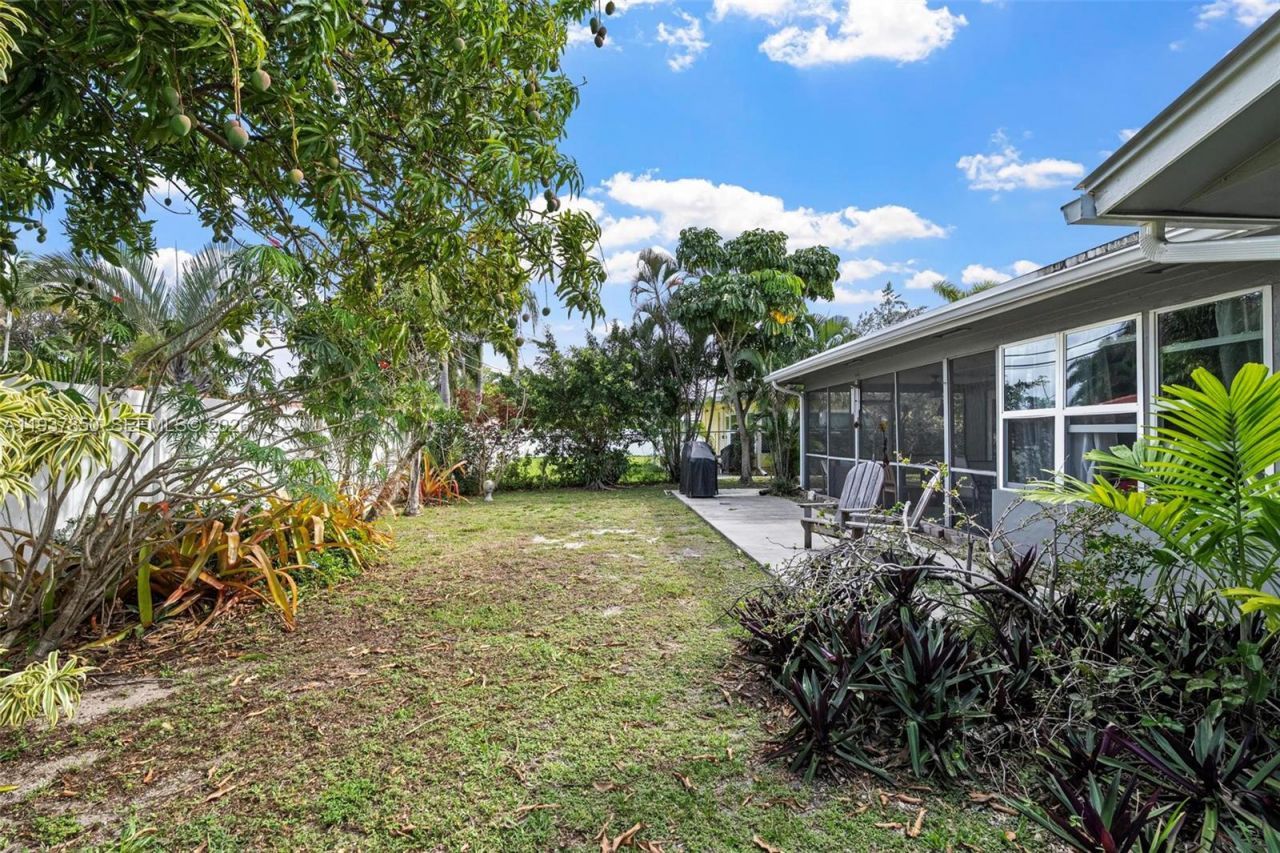 5670 NE 21st Dr, Fort Lauderdale, FL 33308 Photo