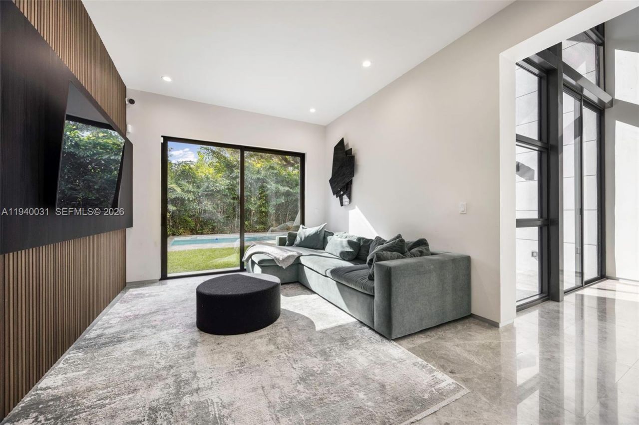 2990 SW 20th St, Miami, FL 33145 Photo