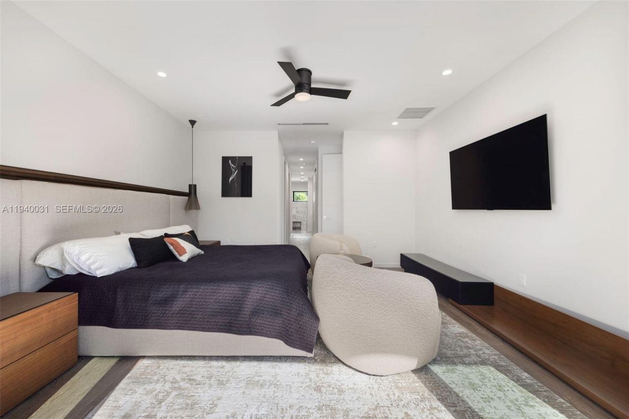 2990 SW 20th St, Miami, FL 33145 Photo