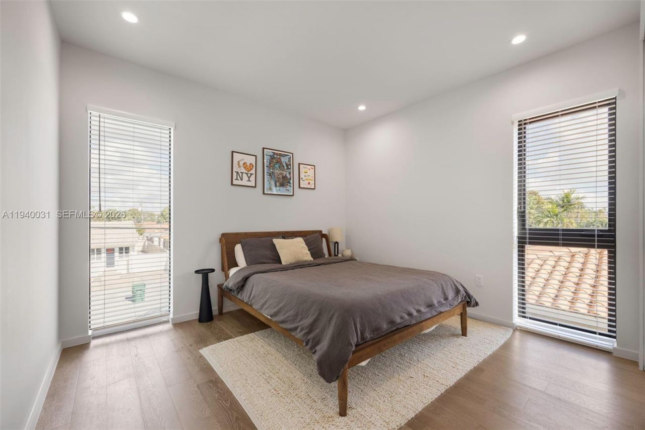 2990 SW 20th St, Miami, FL 33145 Photo