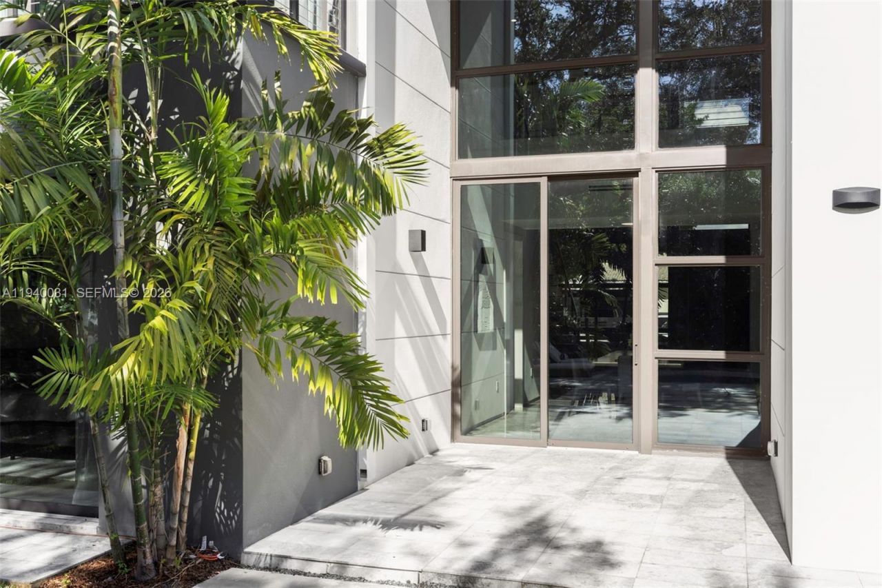 2990 SW 20th St, Miami, FL 33145 Photo