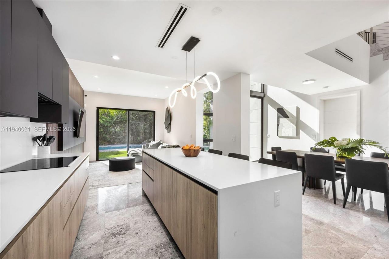 2990 SW 20th St, Miami, FL 33145 Photo