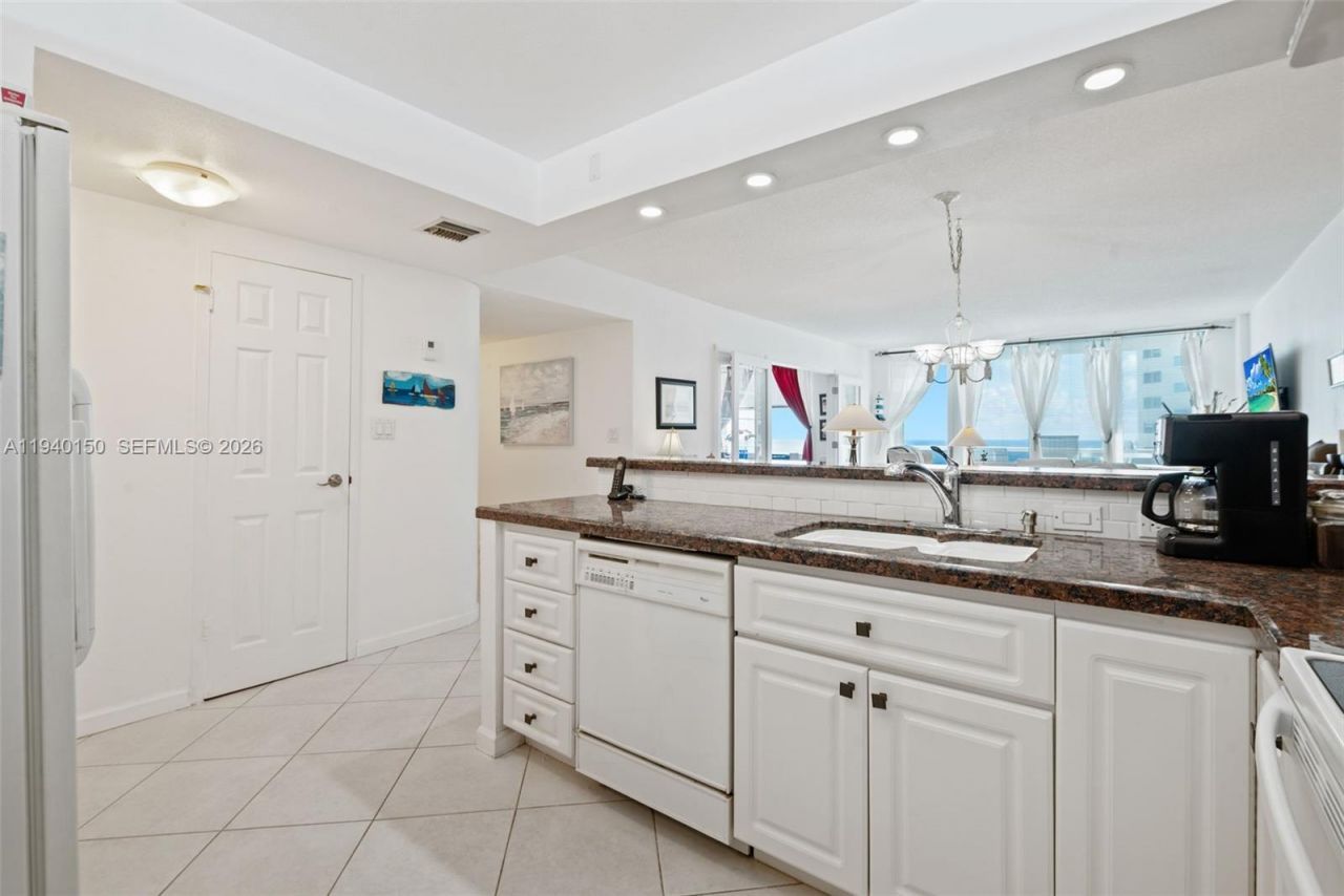 3725 S Ocean Dr, Unit 1214, Hollywood, FL 33019 Photo