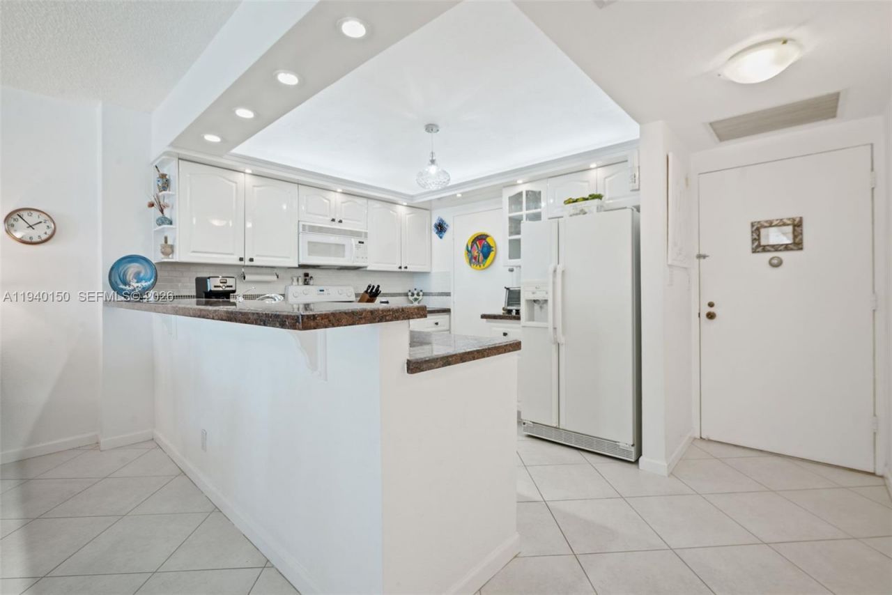 3725 S Ocean Dr, Unit 1214, Hollywood, FL 33019 Photo