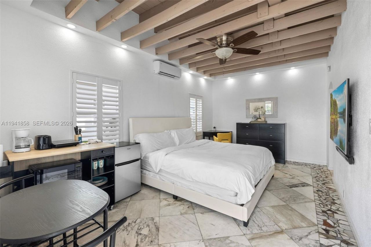 1908 N Ocean Dr , Unit 1B & 2B pa, Hollywood, FL 33019 Photo