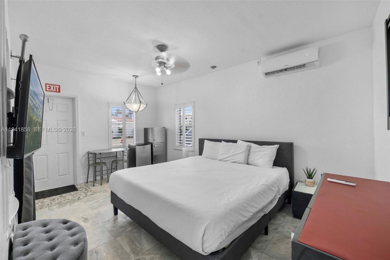 1908 N Ocean Dr , Unit 1B & 2B pa, Hollywood, FL 33019 Photo