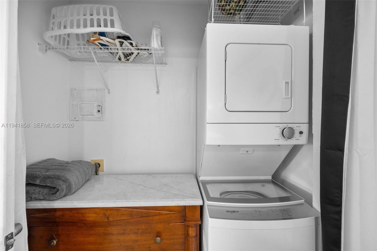 1908 N Ocean Dr , Unit 1B & 2B pa, Hollywood, FL 33019 Photo