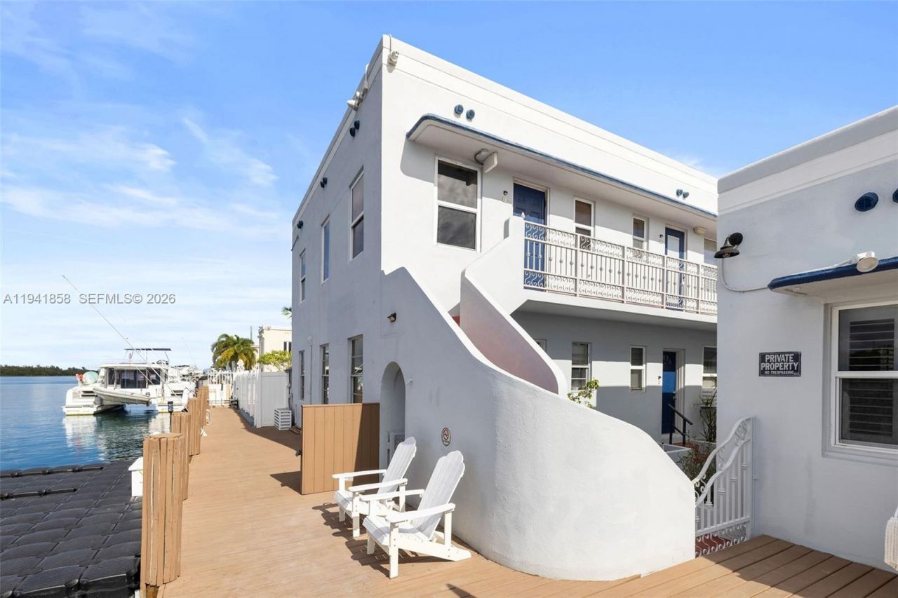 1908 N Ocean Dr , Unit 1B & 2B pa, Hollywood, FL 33019 Photo