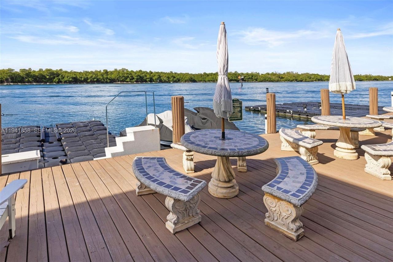 1908 N Ocean Dr , Unit 1B & 2B pa, Hollywood, FL 33019 Photo