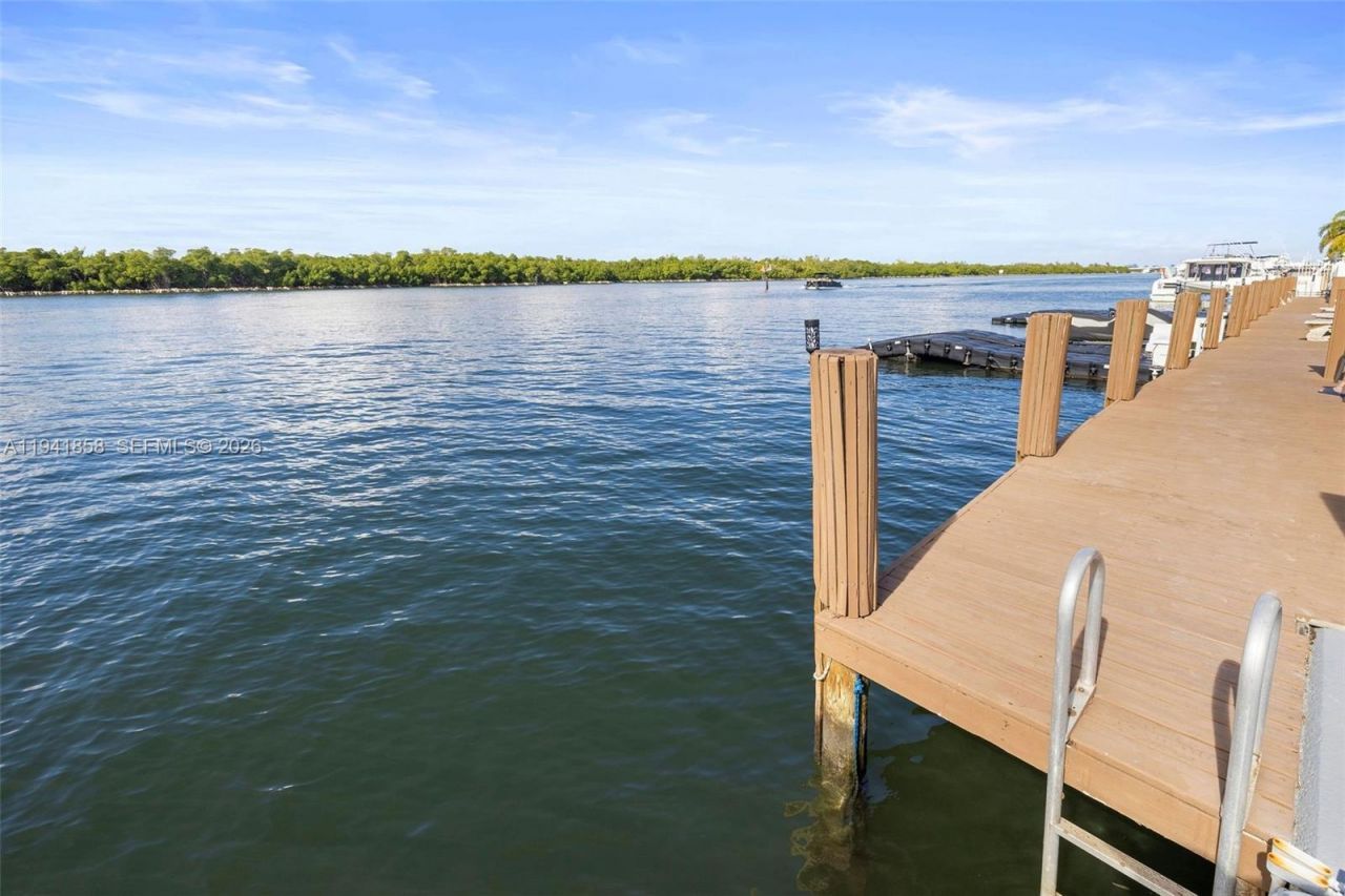 1908 N Ocean Dr , Unit 1B & 2B pa, Hollywood, FL 33019 Photo