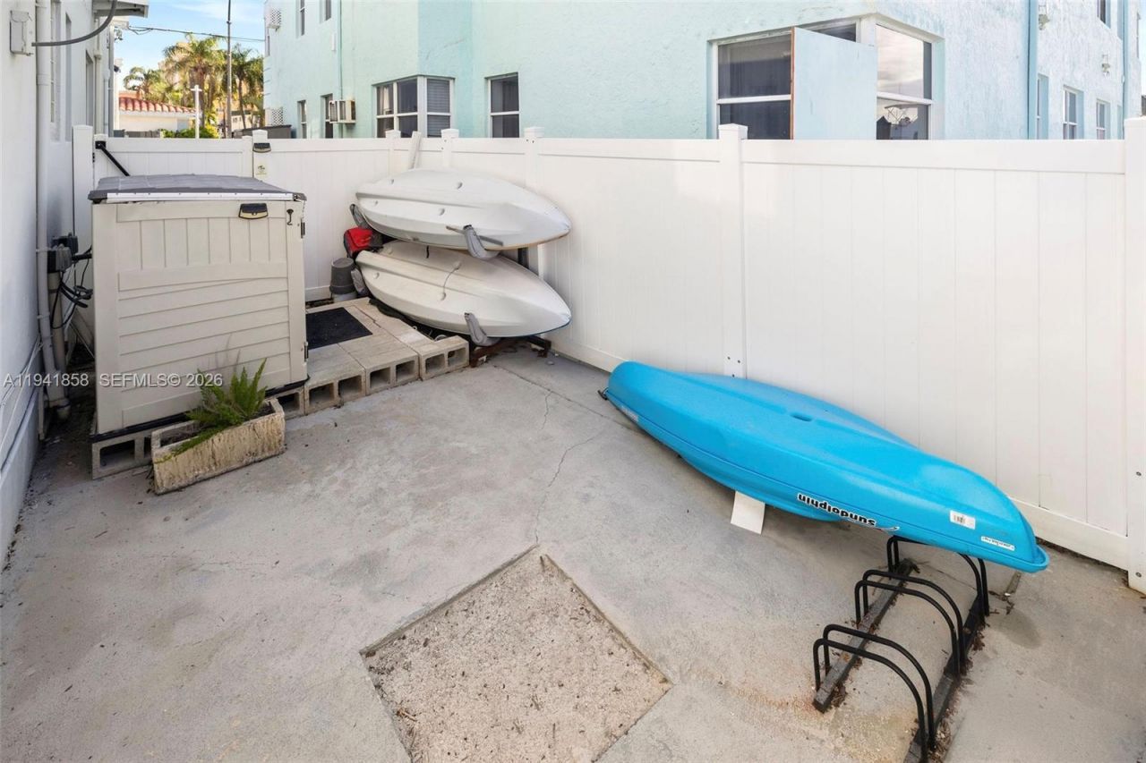 1908 N Ocean Dr , Unit 1B & 2B pa, Hollywood, FL 33019 Photo