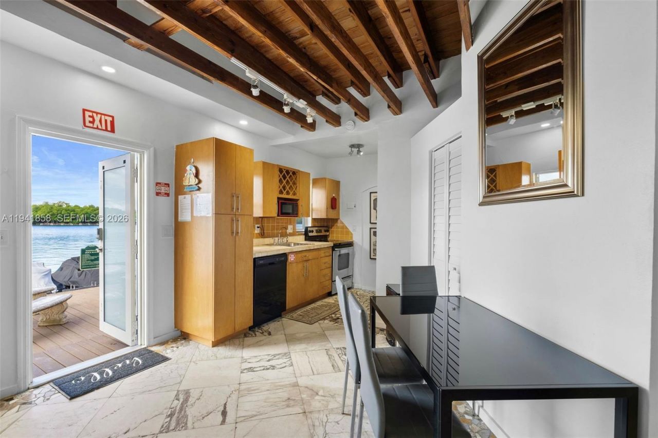 1908 N Ocean Dr , Unit 1B & 2B pa, Hollywood, FL 33019 Photo