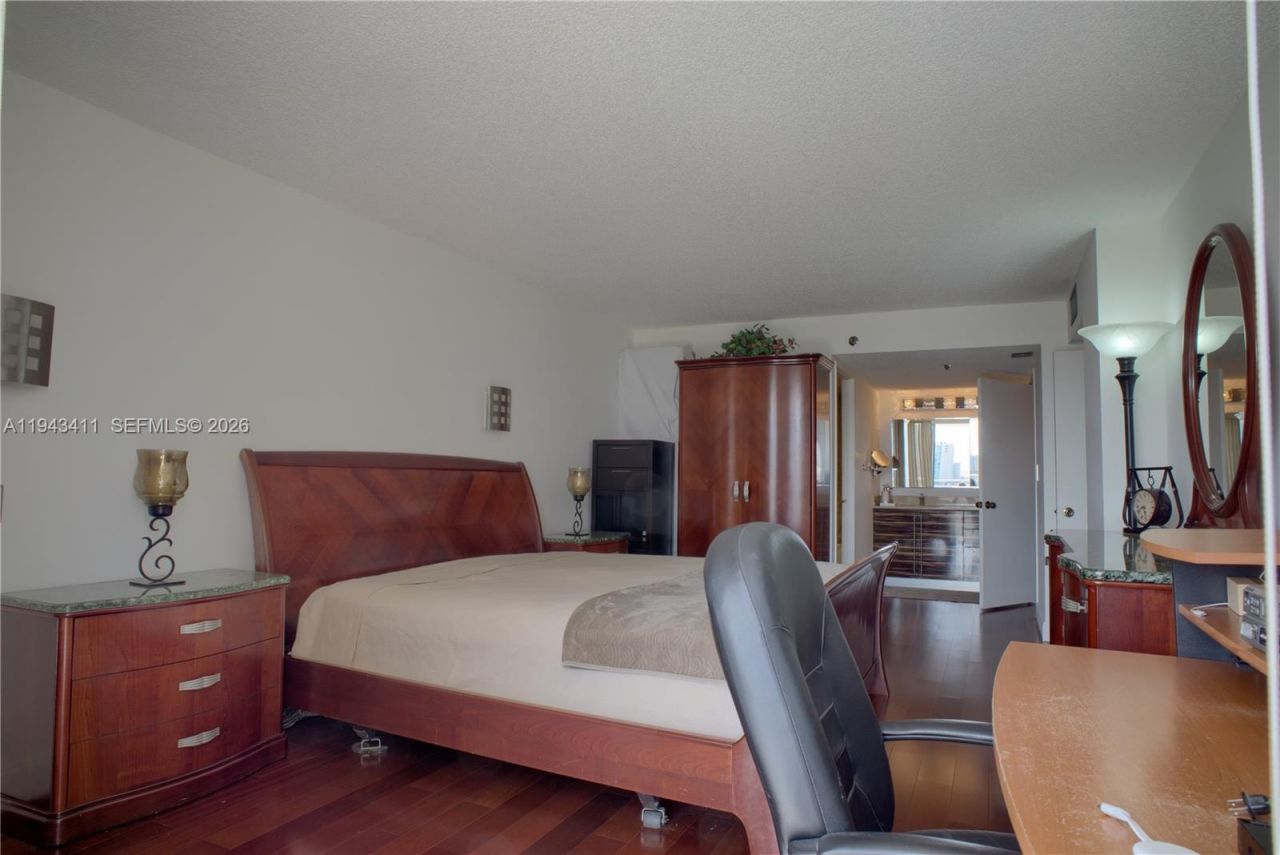 210 174th St, Unit 1008, Sunny Isles Beach, FL 33160 Photo