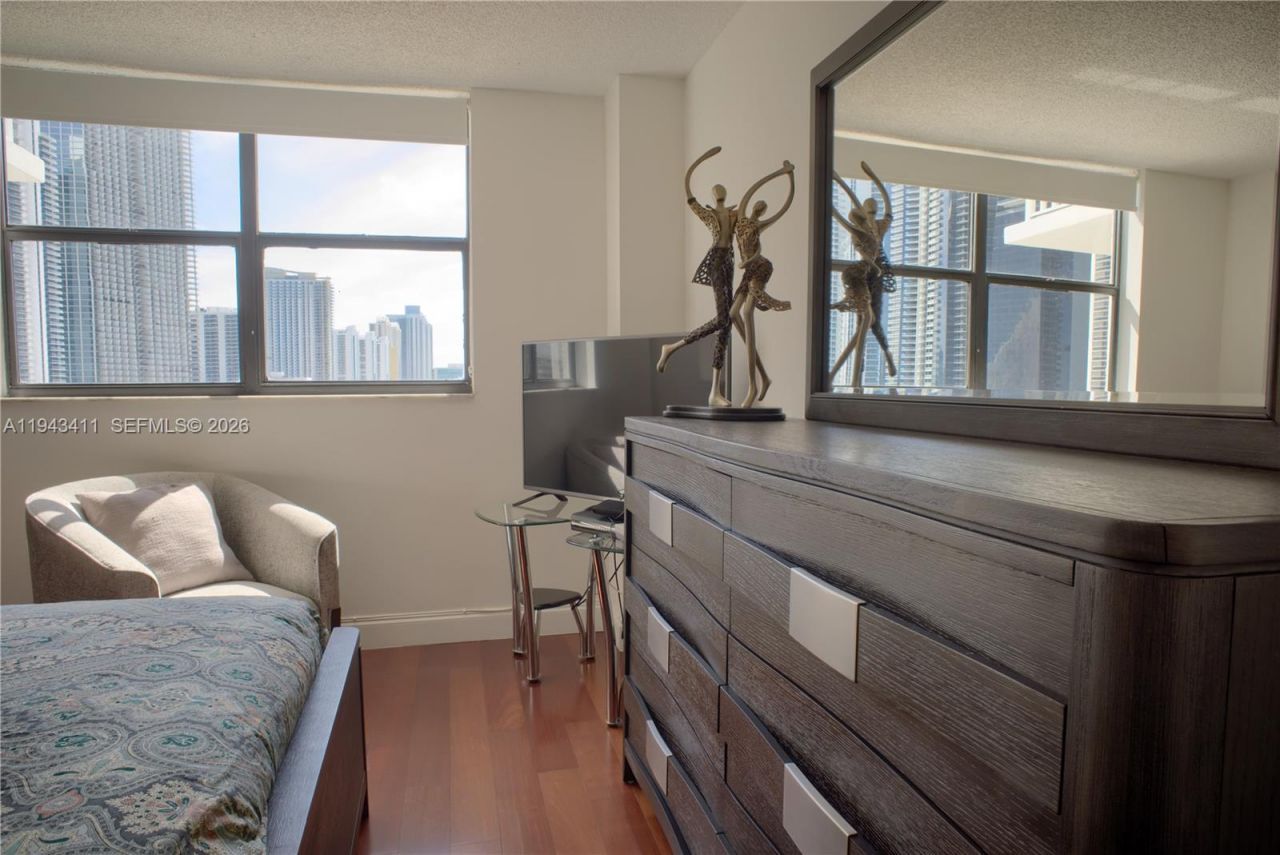 210 174th St, Unit 1008, Sunny Isles Beach, FL 33160 Photo