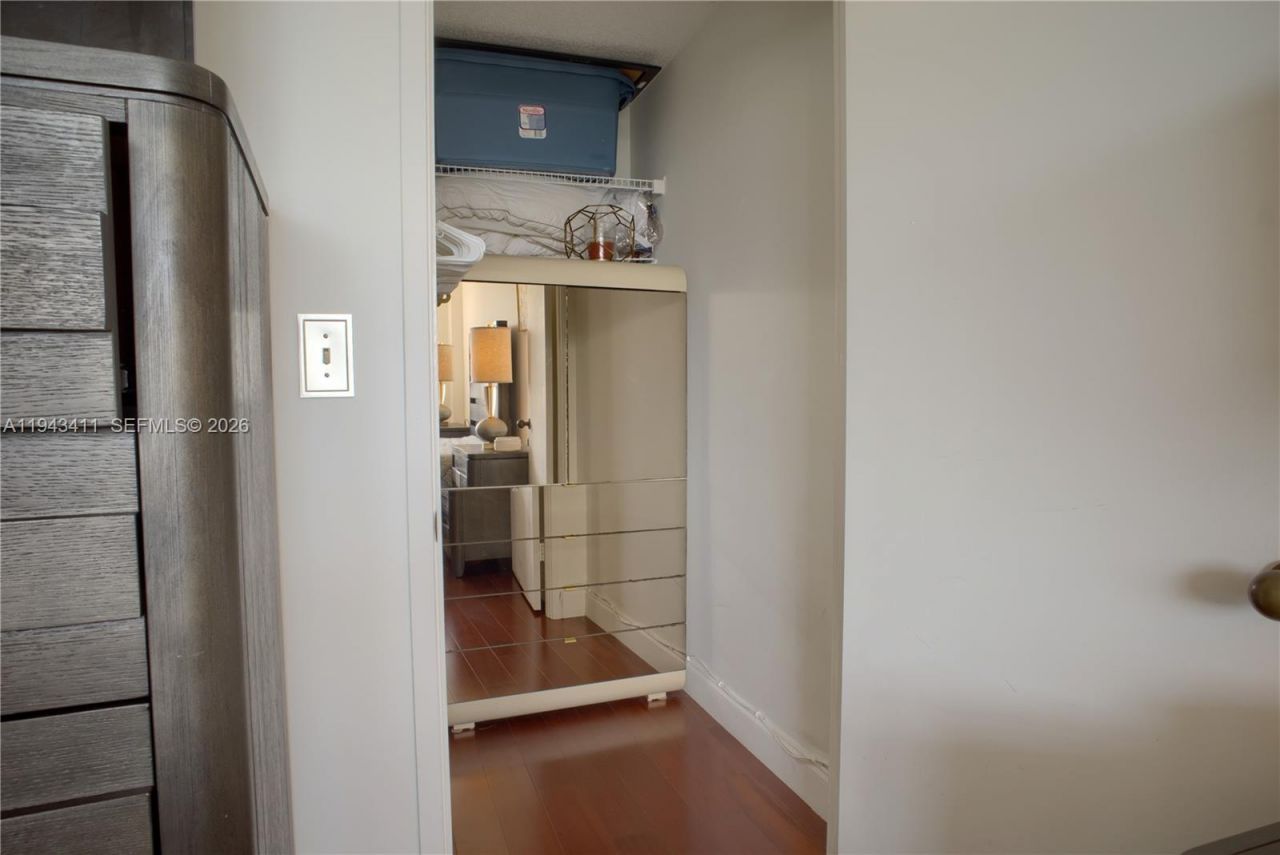 210 174th St, Unit 1008, Sunny Isles Beach, FL 33160 Photo