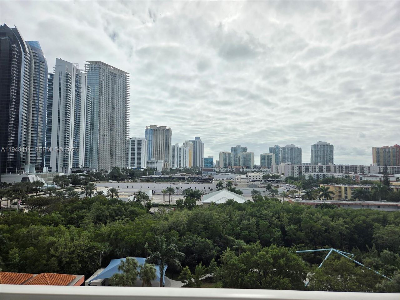 210 174th St, Unit 1008, Sunny Isles Beach, FL 33160 Photo