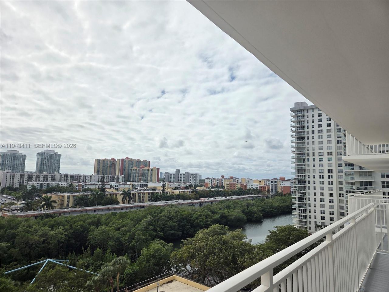 210 174th St, Unit 1008, Sunny Isles Beach, FL 33160 Photo