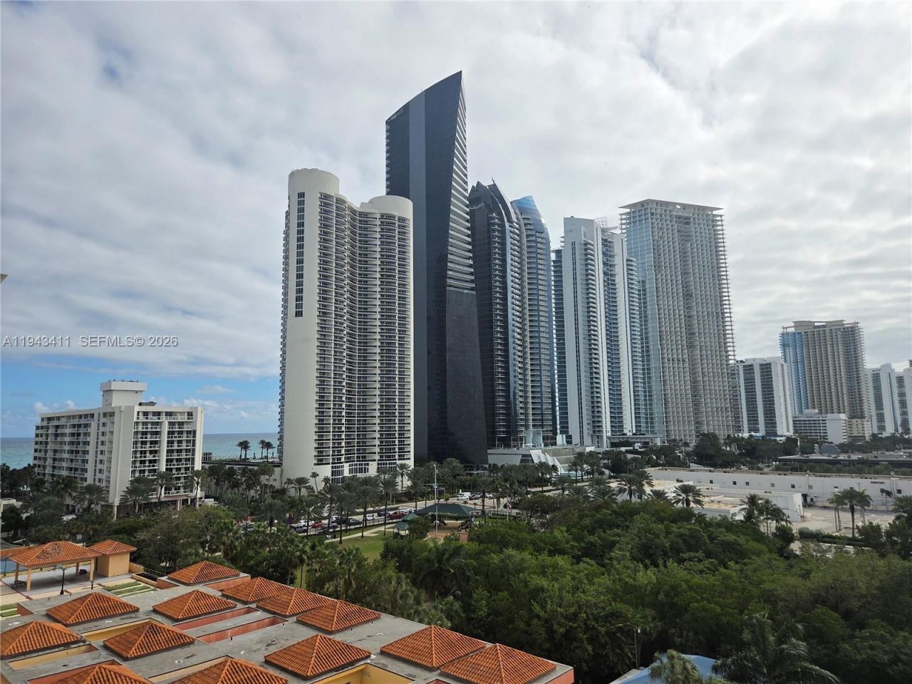210 174th St, Unit 1008, Sunny Isles Beach, FL 33160 Photo