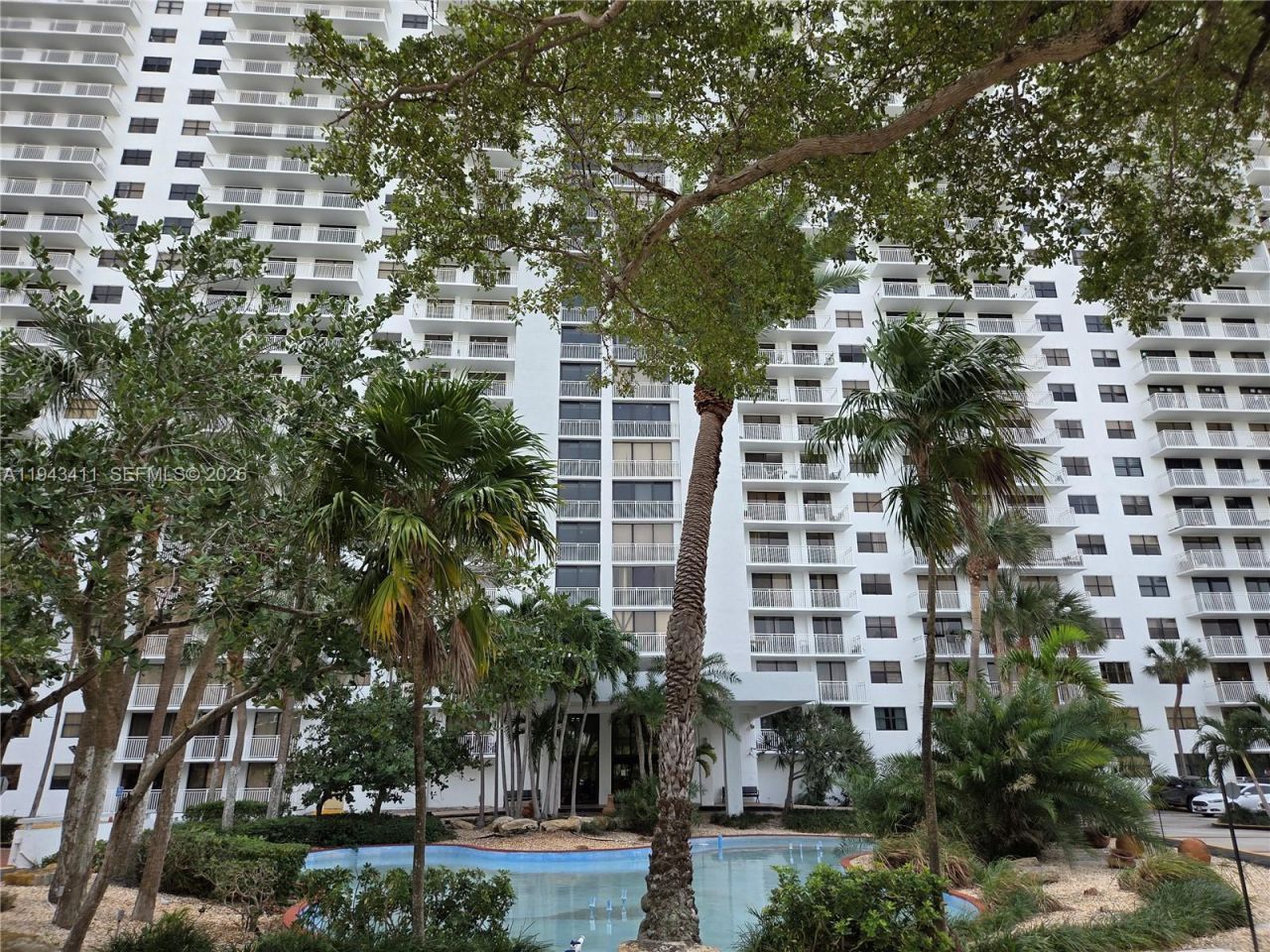 210 174th St, Unit 1008, Sunny Isles Beach, FL 33160 Photo