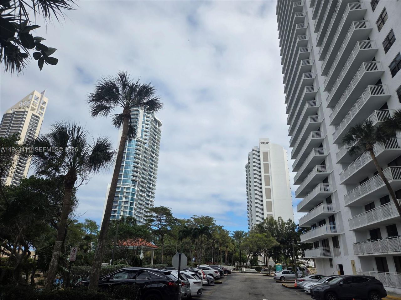 210 174th St, Unit 1008, Sunny Isles Beach, FL 33160 Photo