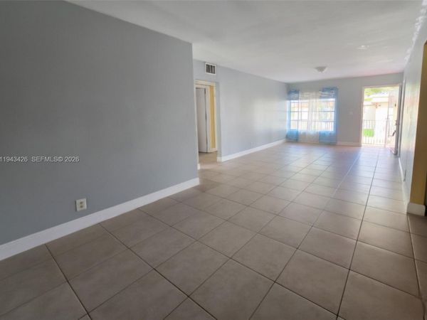 12850 SW 43rd Dr, Unit 250-B, Miami, FL 33175