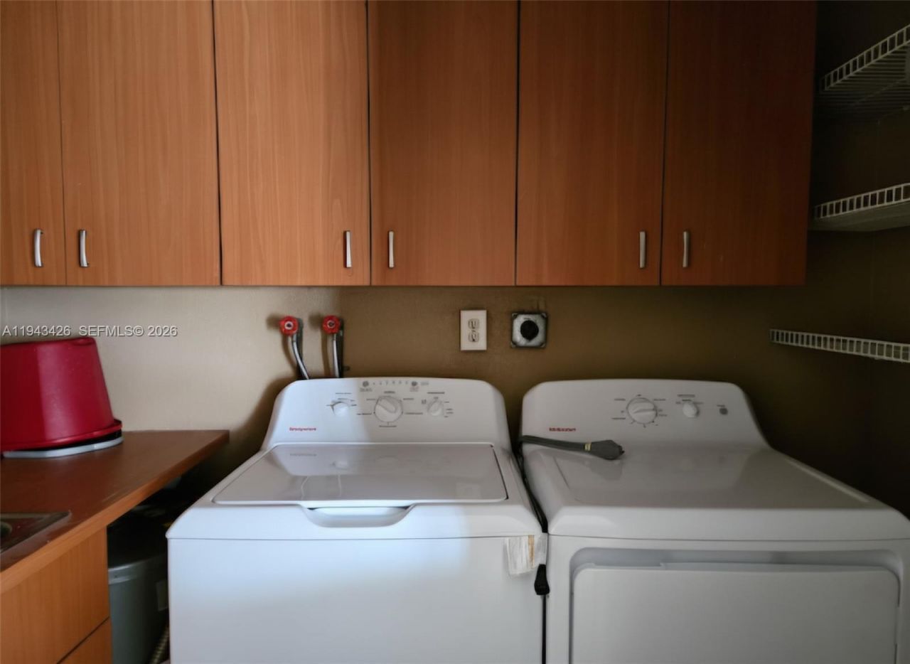 12850 SW 43rd Dr, Unit 250-B, Miami, FL 33175 Photo