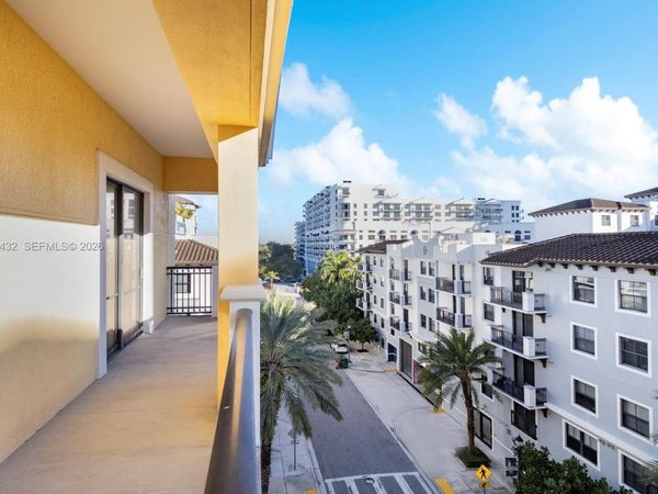 8395 SW 73rd Ave, Unit 528, Miami, FL 33143