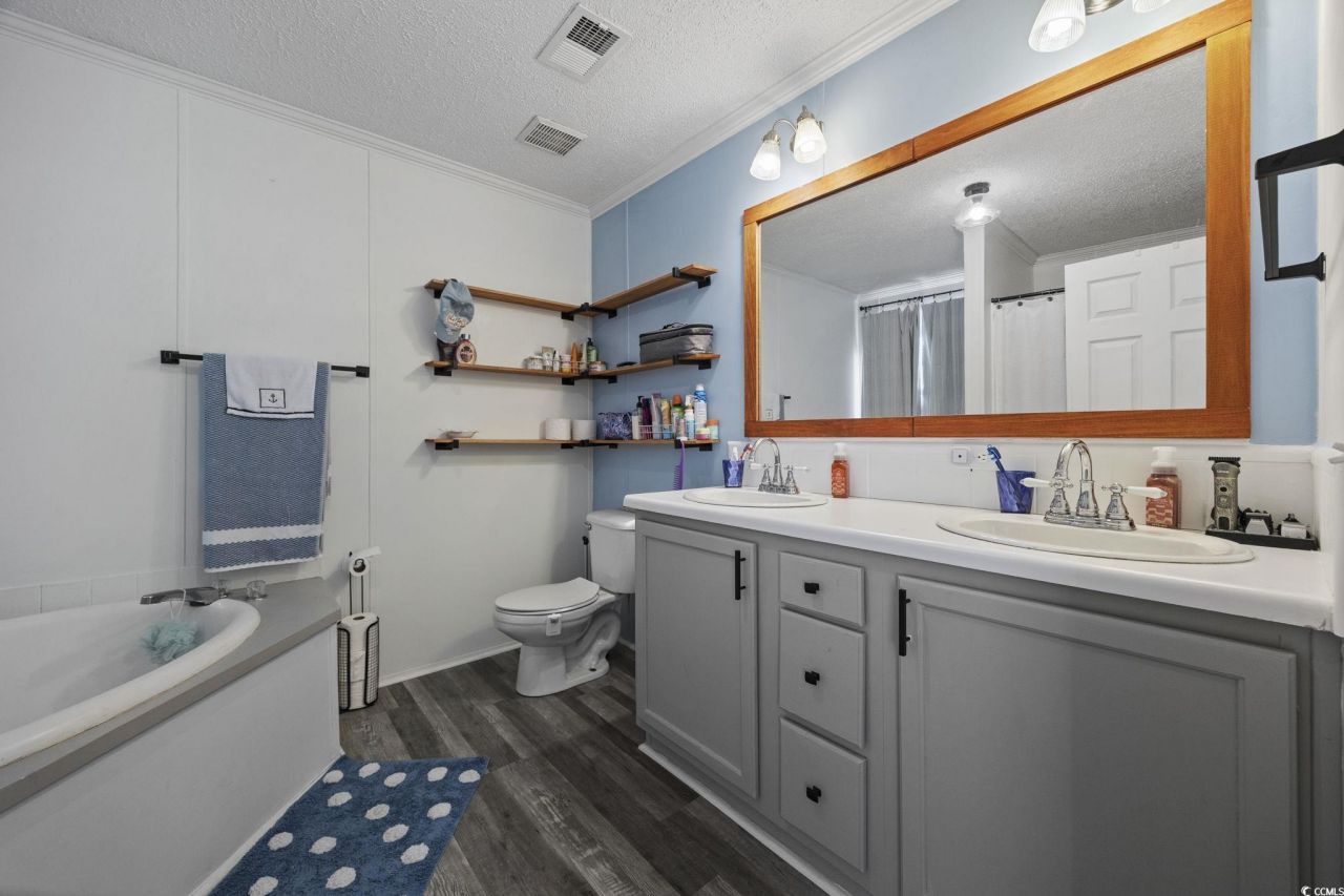 944 Pine Thicket St. Photo 13