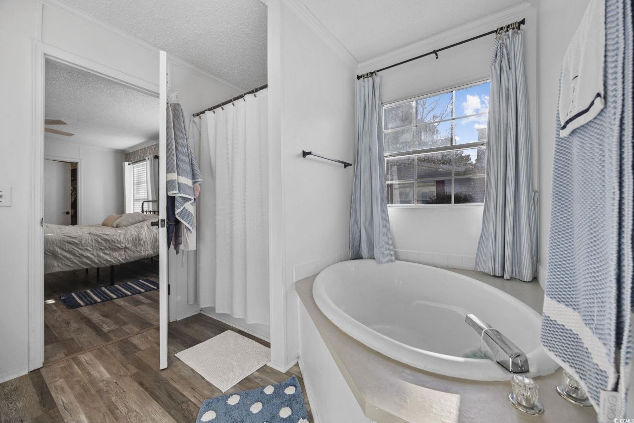 944 Pine Thicket St. Photo 15