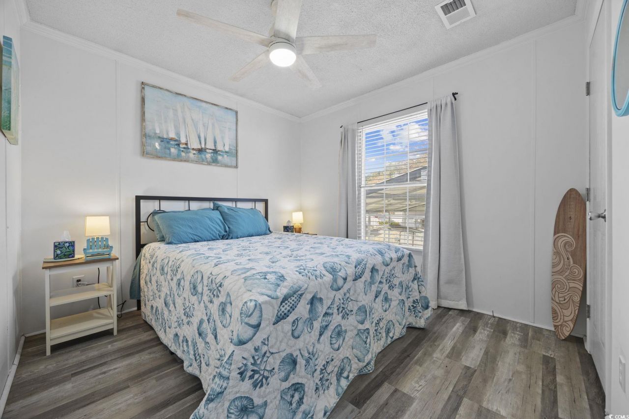 944 Pine Thicket St. Photo 17