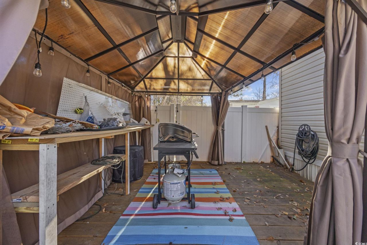 944 Pine Thicket St. Photo 23