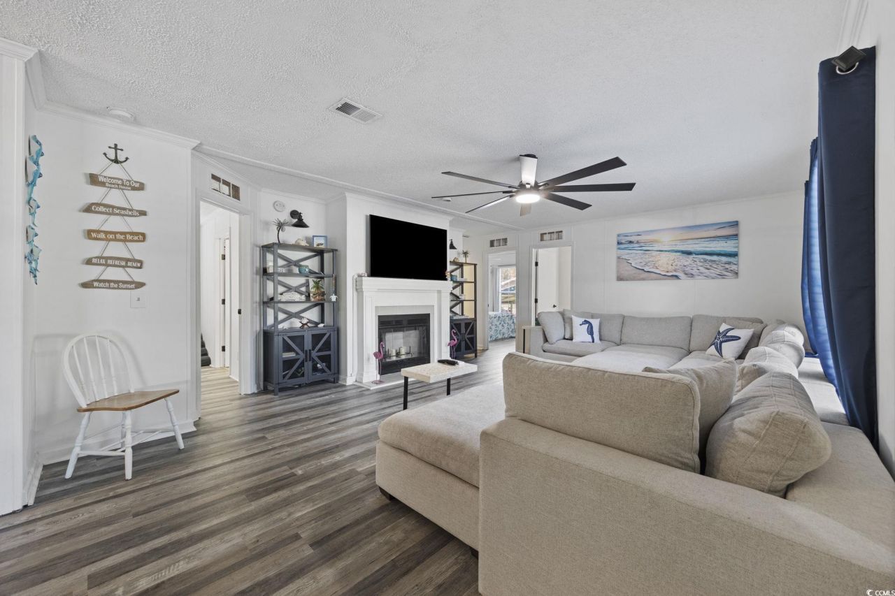 944 Pine Thicket St. Photo 4