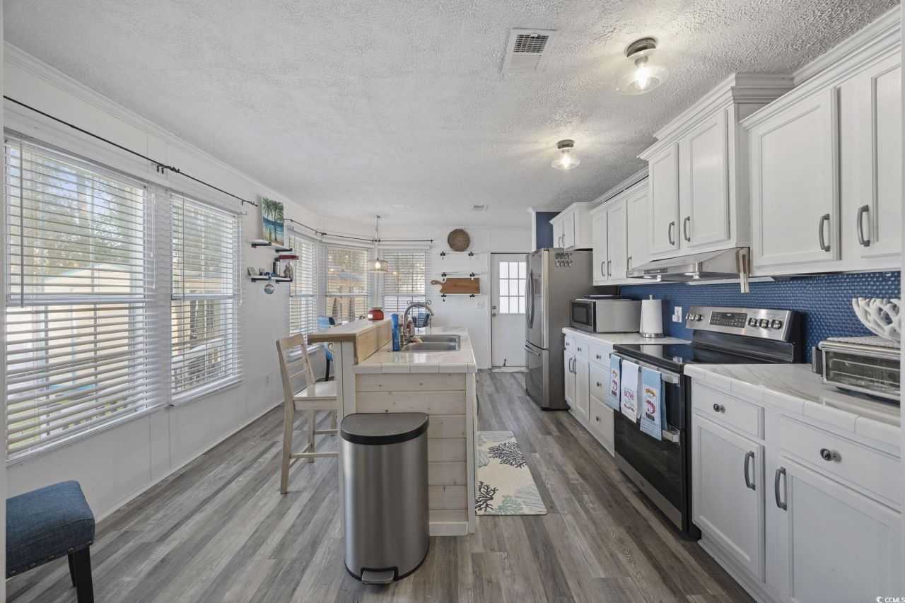 944 Pine Thicket St. Photo 7