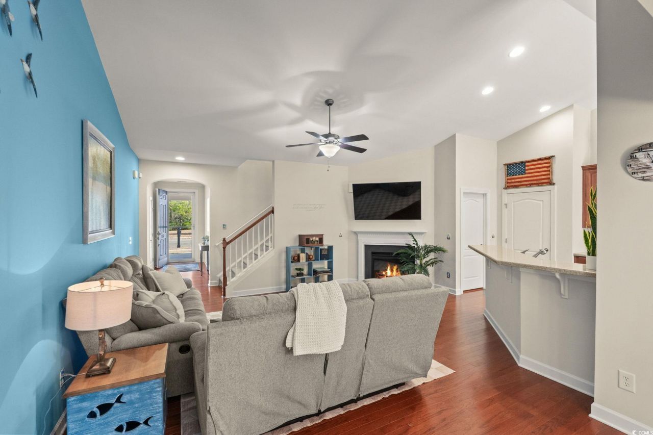 1461 Thames Ct. Photo 12