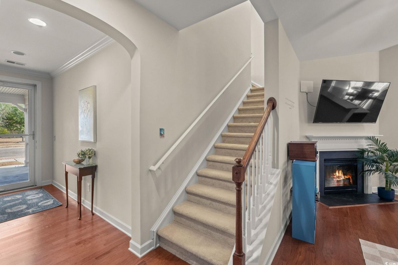 1461 Thames Ct. Photo 29