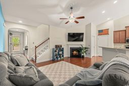 1461 Thames Ct. photo 4