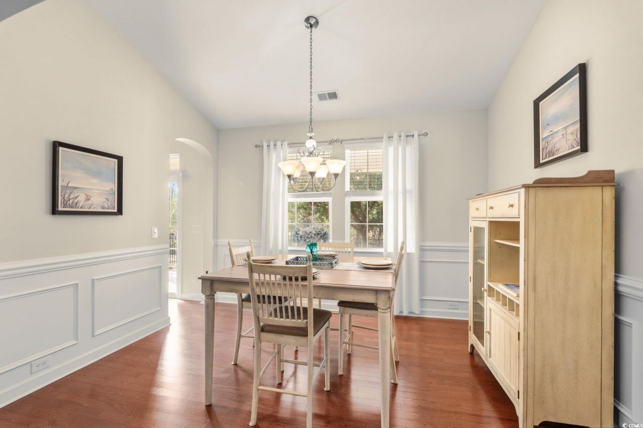 1461 Thames Ct. Photo 9