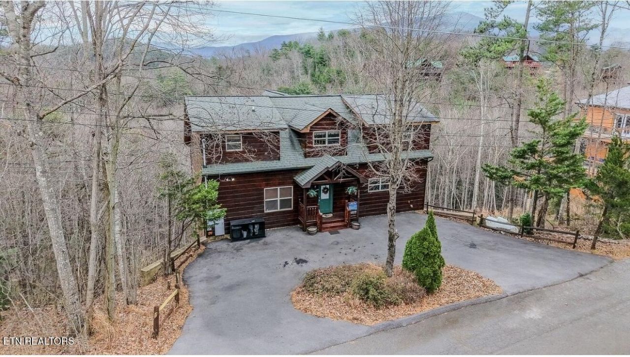 4170 Chamberlain Lane, Sevierville, TN 37862 Main Photo